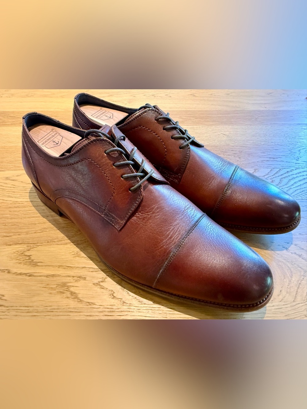 EUC Florsheim brown leather cap-toe oxfords